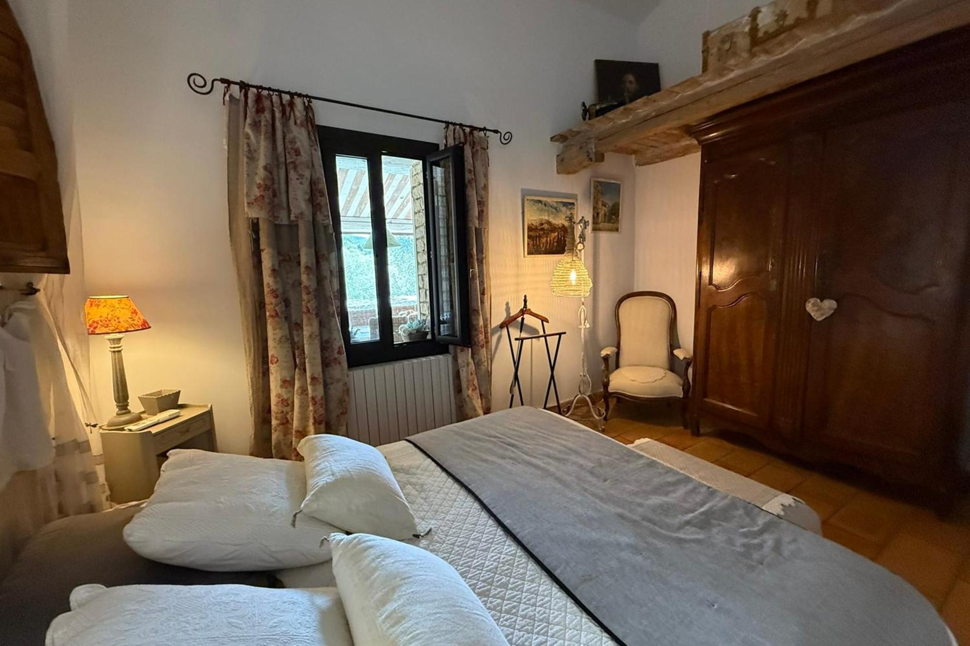 Beautiful Provencal Villa With Pool And Jacuzzi Lacoste  Εξωτερικό φωτογραφία