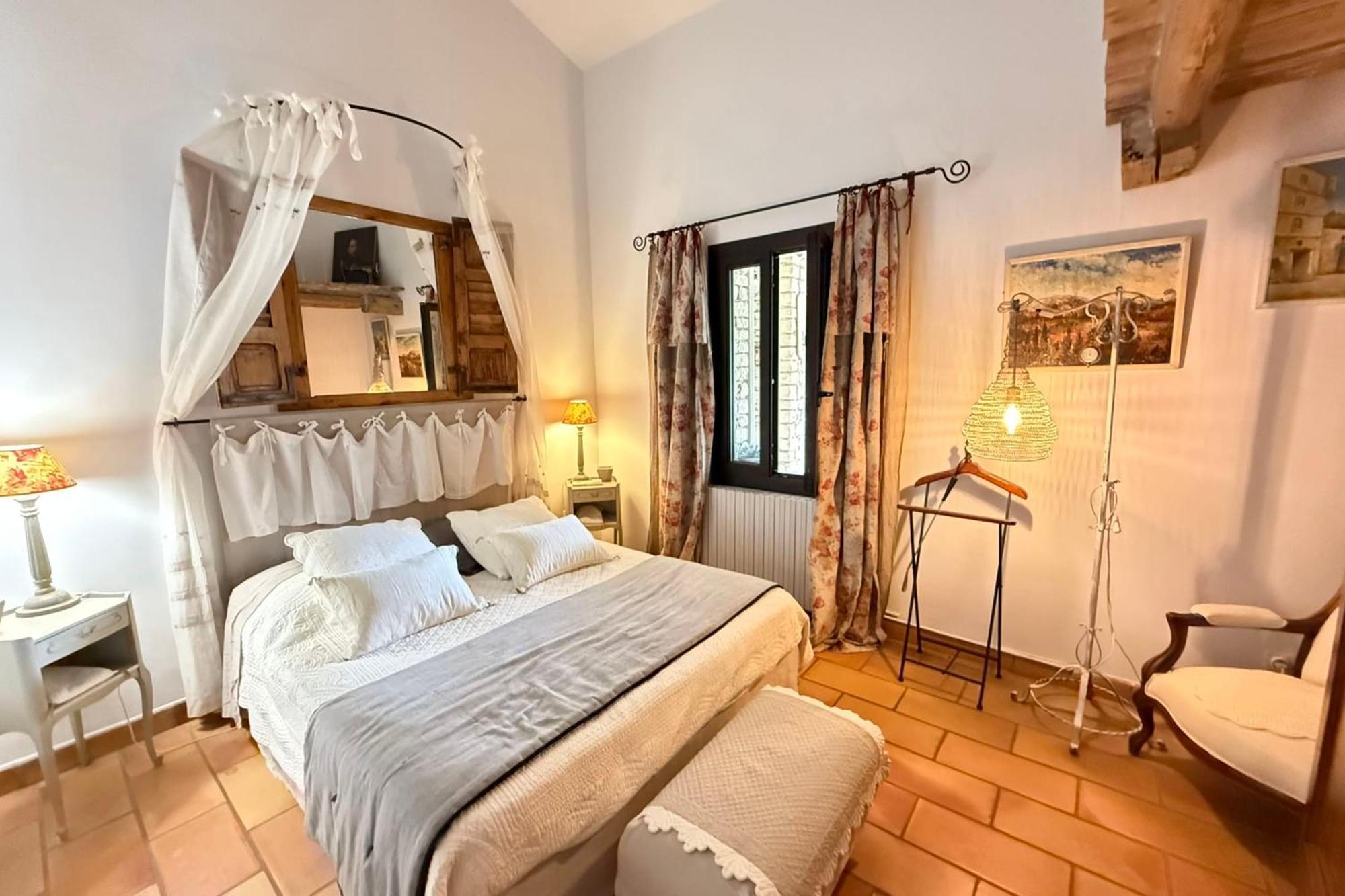 Beautiful Provencal Villa With Pool And Jacuzzi Lacoste  Εξωτερικό φωτογραφία